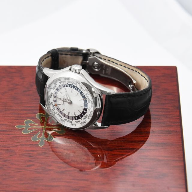 Patek Philippe World Time 5110G-001 Image 4